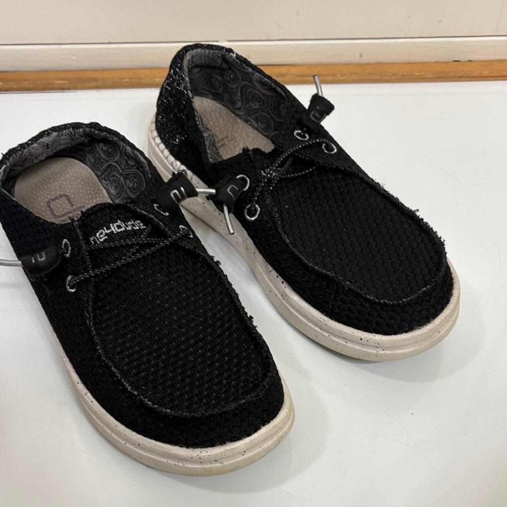 Heydude Women’s Black Casual Slip-On Sneakers
